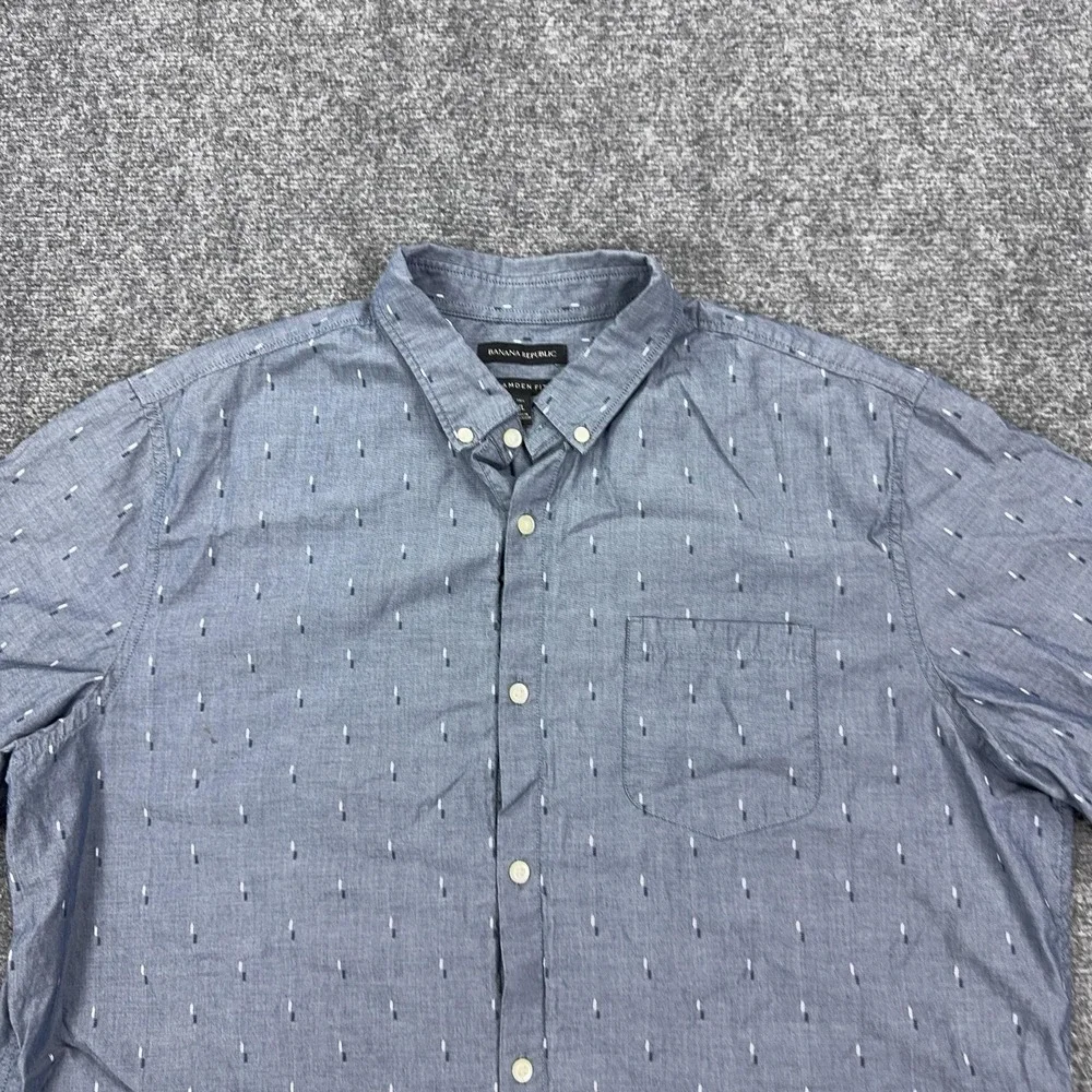 Banana Republic Shirt Mens XLT Blue Chambray Geometric Short Sleeve Button Front